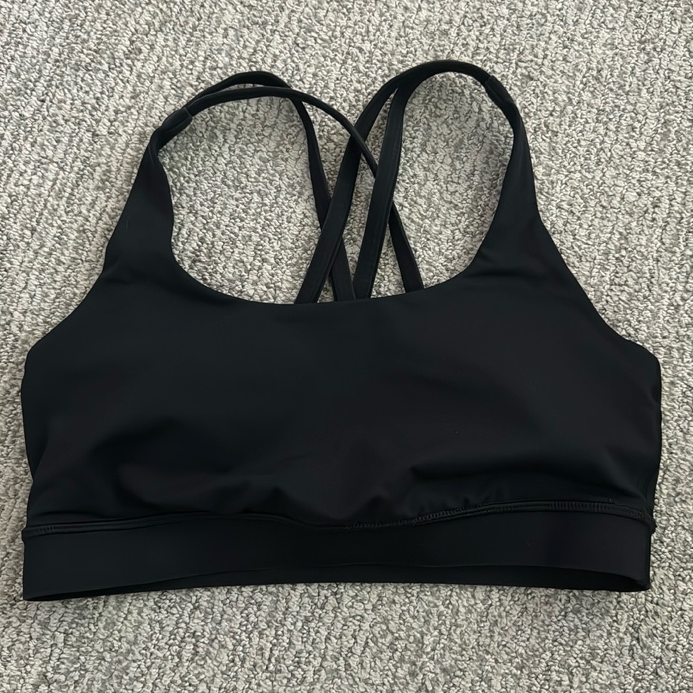 Lululemon energy bra. Black size 6. Medium support